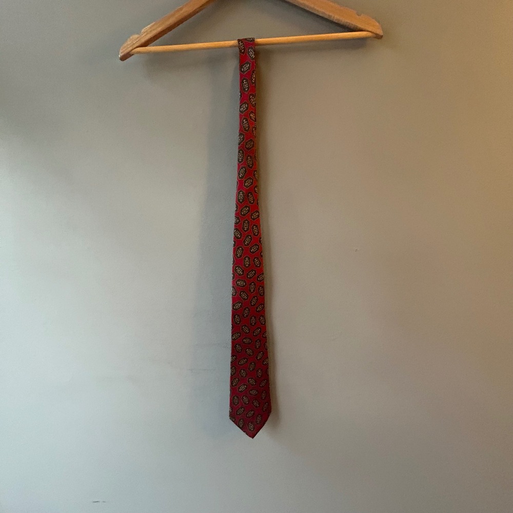 Vintage Bill Blass Mens Red Geometric Medallion Silk Necktie Made in USA 58 Inch